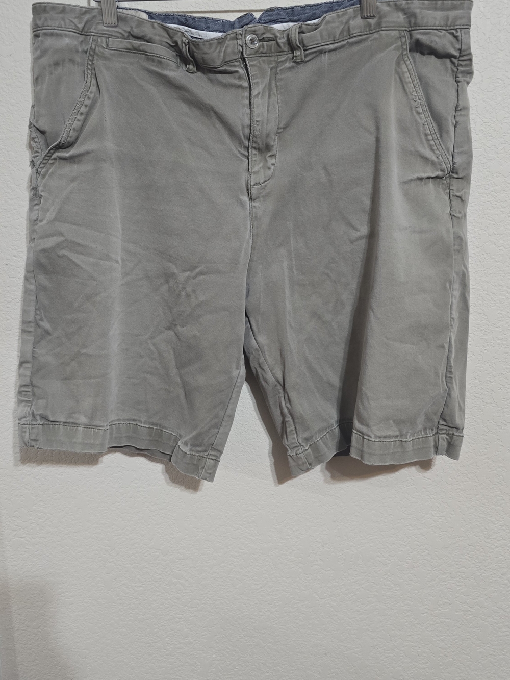 Jachs Men's Flat Front Casual Shorts - Light Gray